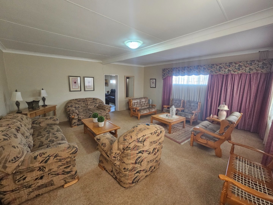 3 Bedroom Property for Sale in Kromkloof North Sh Free State